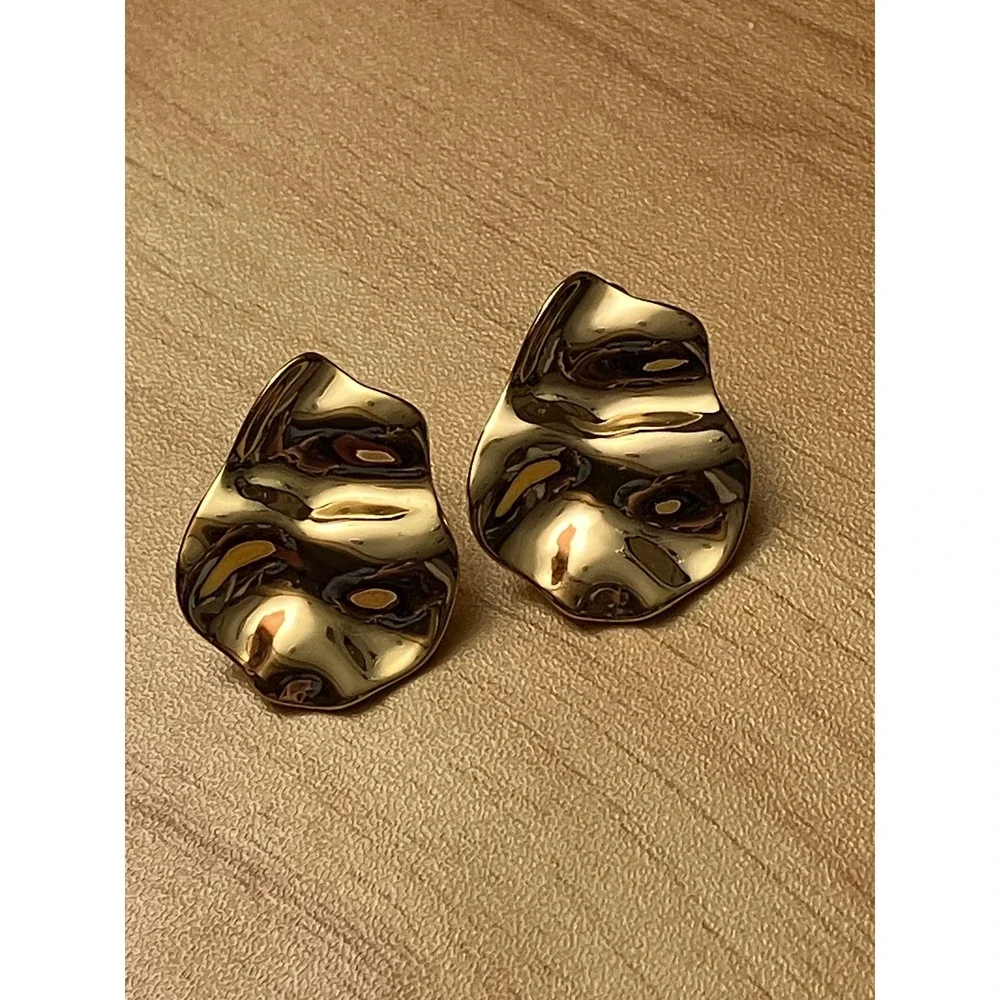 Gold Tone Hammered Abstract Crumpled‎ Metal Stud Earrings Modern Organic Shape